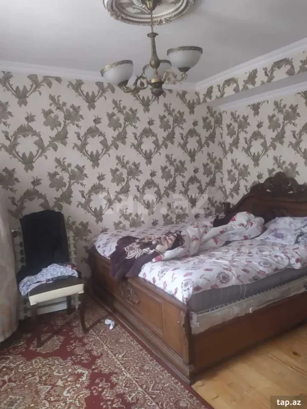 Satılır 6 otaqlı həyət evi