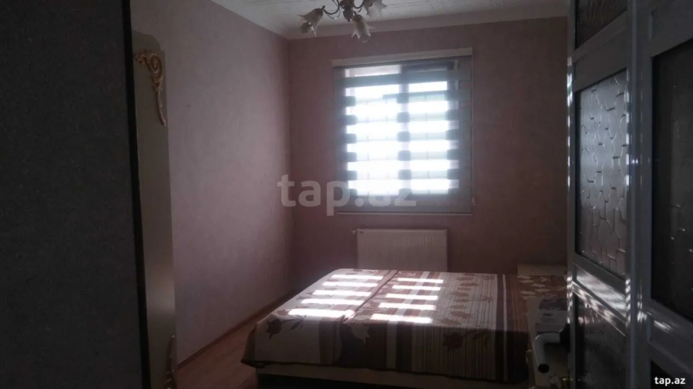 Kirayə verilir 4 otaqlı mənzil 140 m²