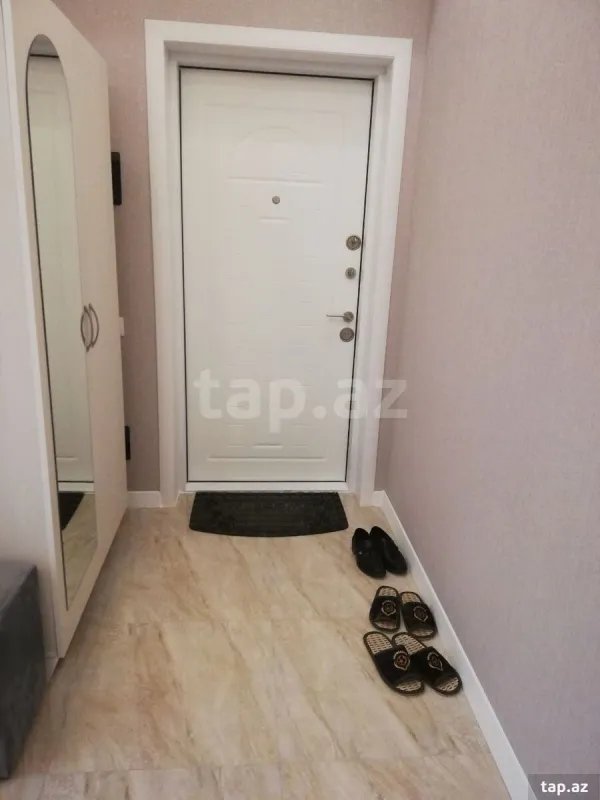Kirayə verilir 4 otaqlı mənzil 140 m²