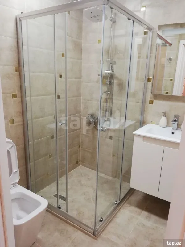 Kirayə verilir 4 otaqlı mənzil 140 m²
