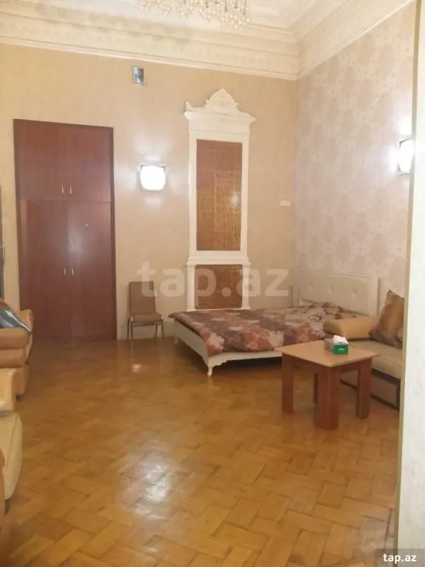 Kirayə verilir 4 otaqlı mənzil 140 m²