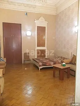 Kirayə verilir 4 otaqlı mənzil 140 m²