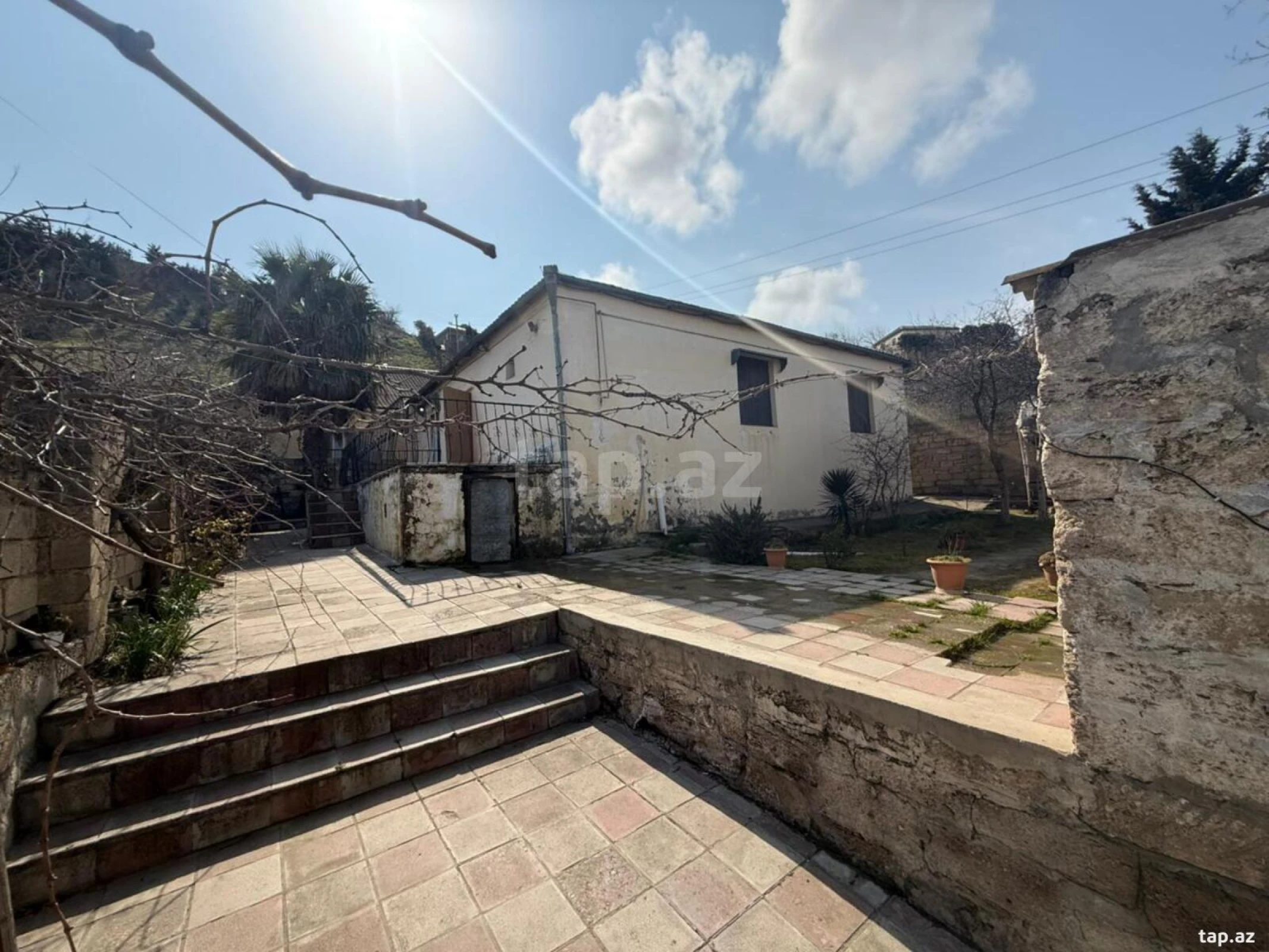 Satılır 4 otaqlı həyət evi