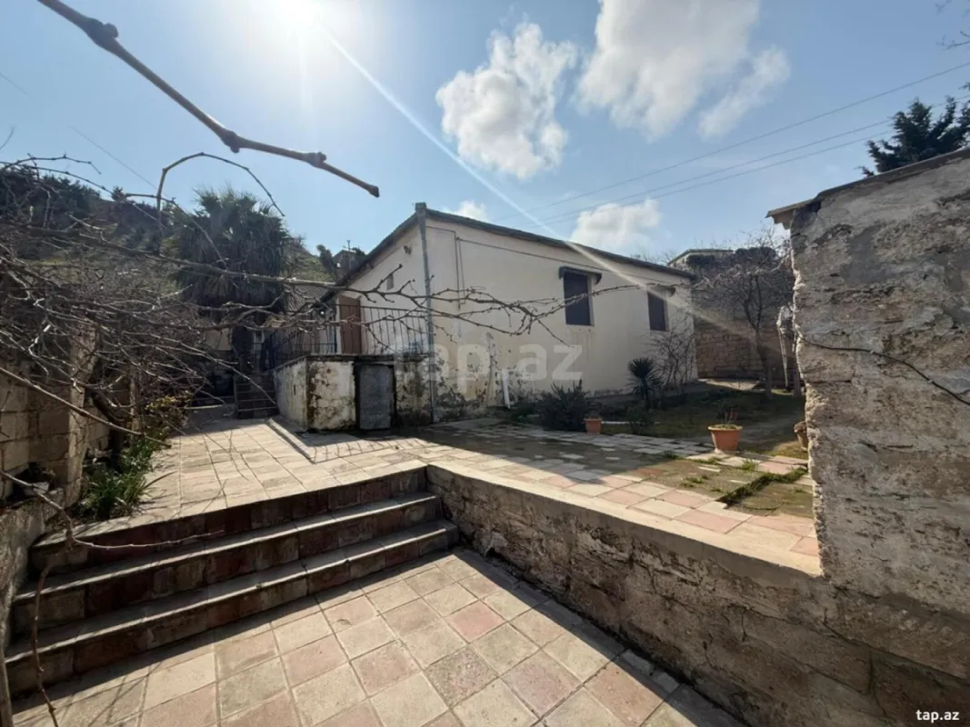 Satılır 4 otaqlı həyət evi
