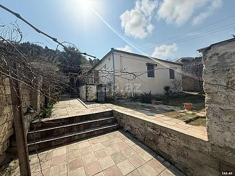 Satılır 4 otaqlı həyət evi