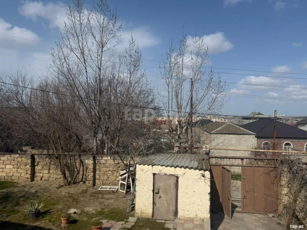 Satılır 4 otaqlı həyət evi