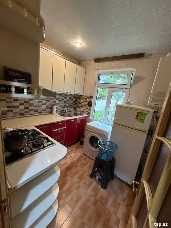 Kirayə verilir 4 otaqlı həyət evi