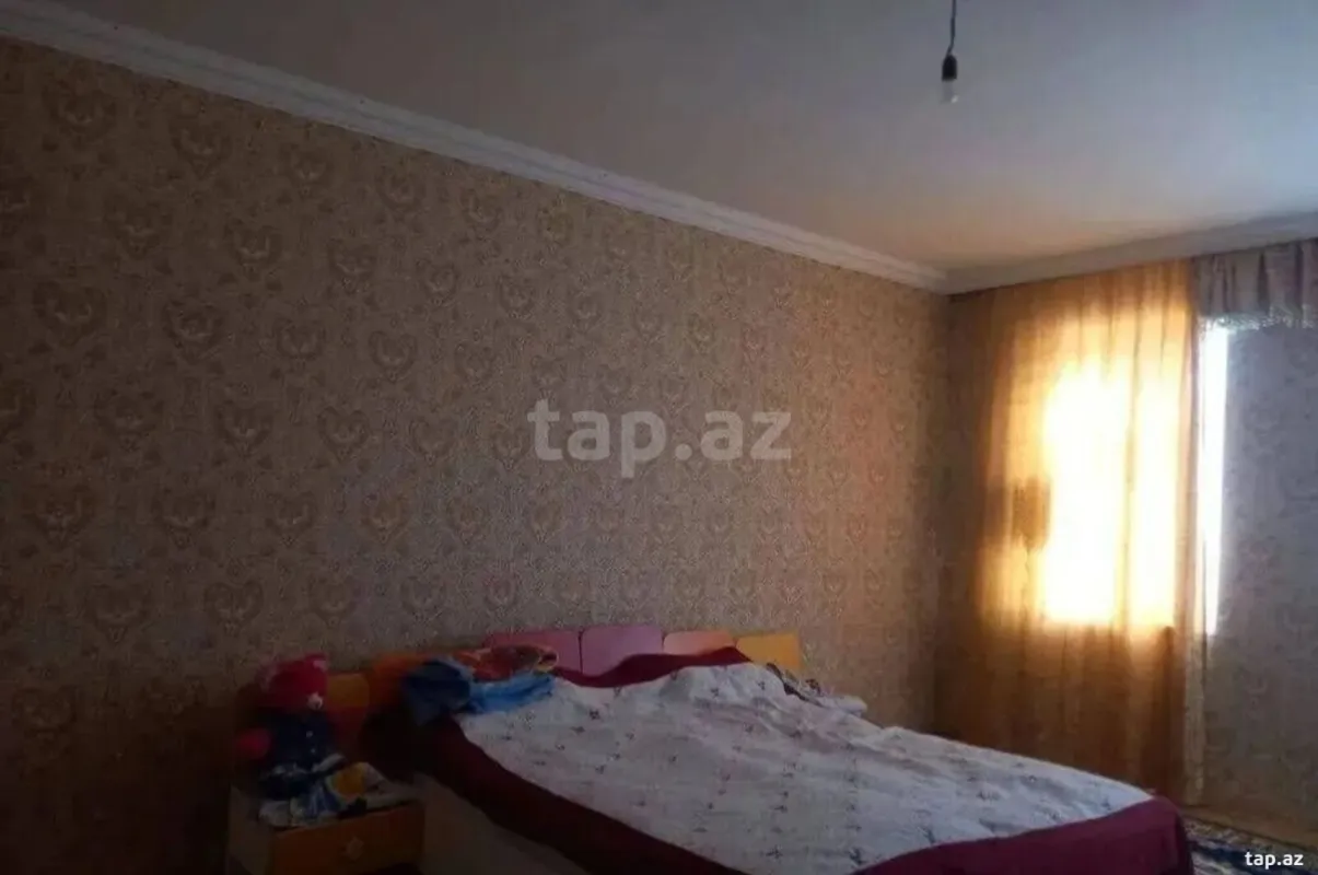 Satılır 8 otaqlı həyət evi