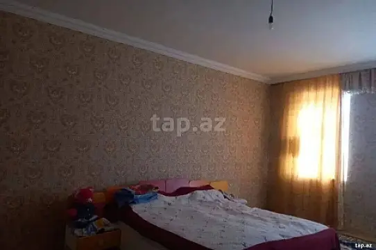 Satılır 8 otaqlı həyət evi