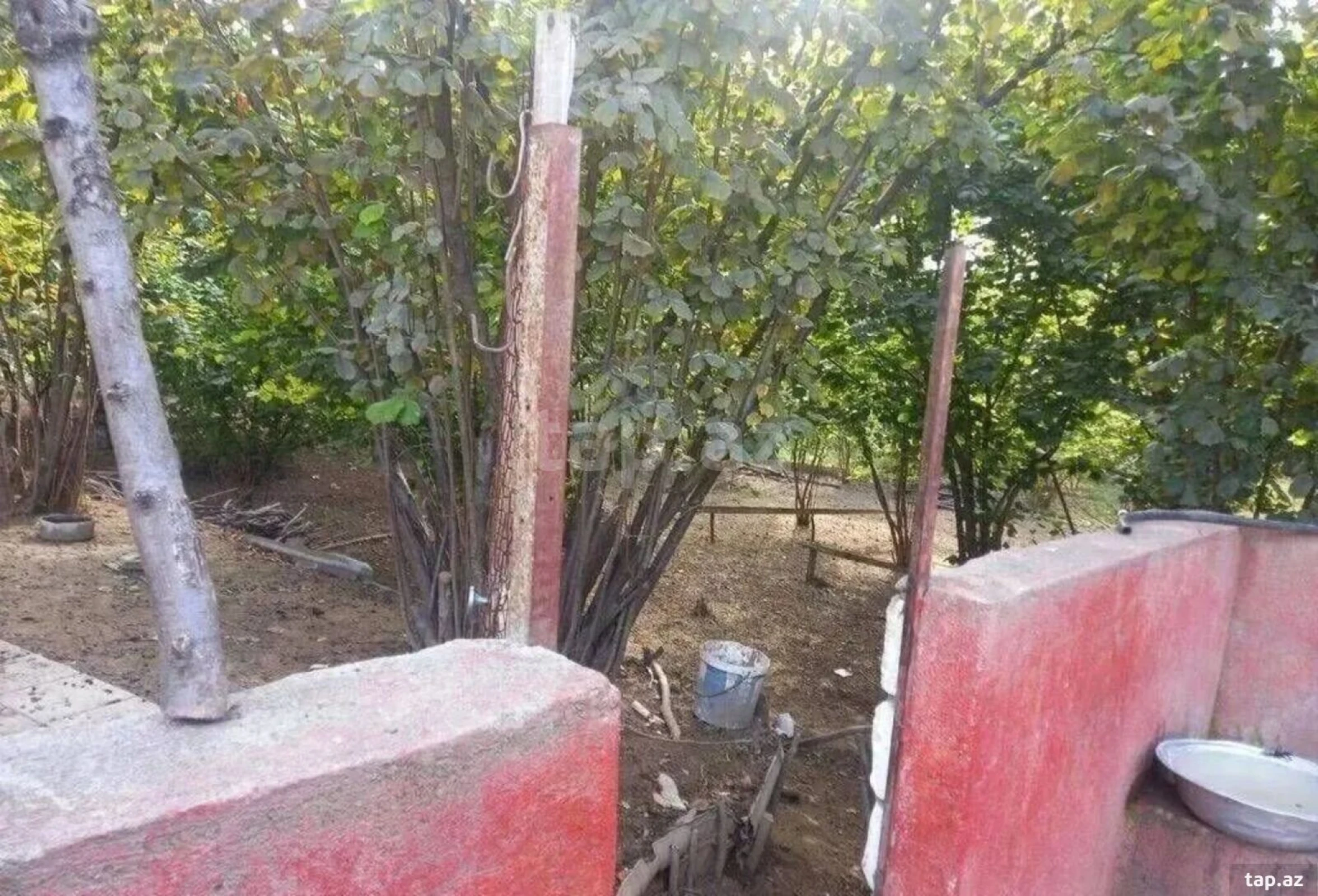 Satılır 8 otaqlı həyət evi