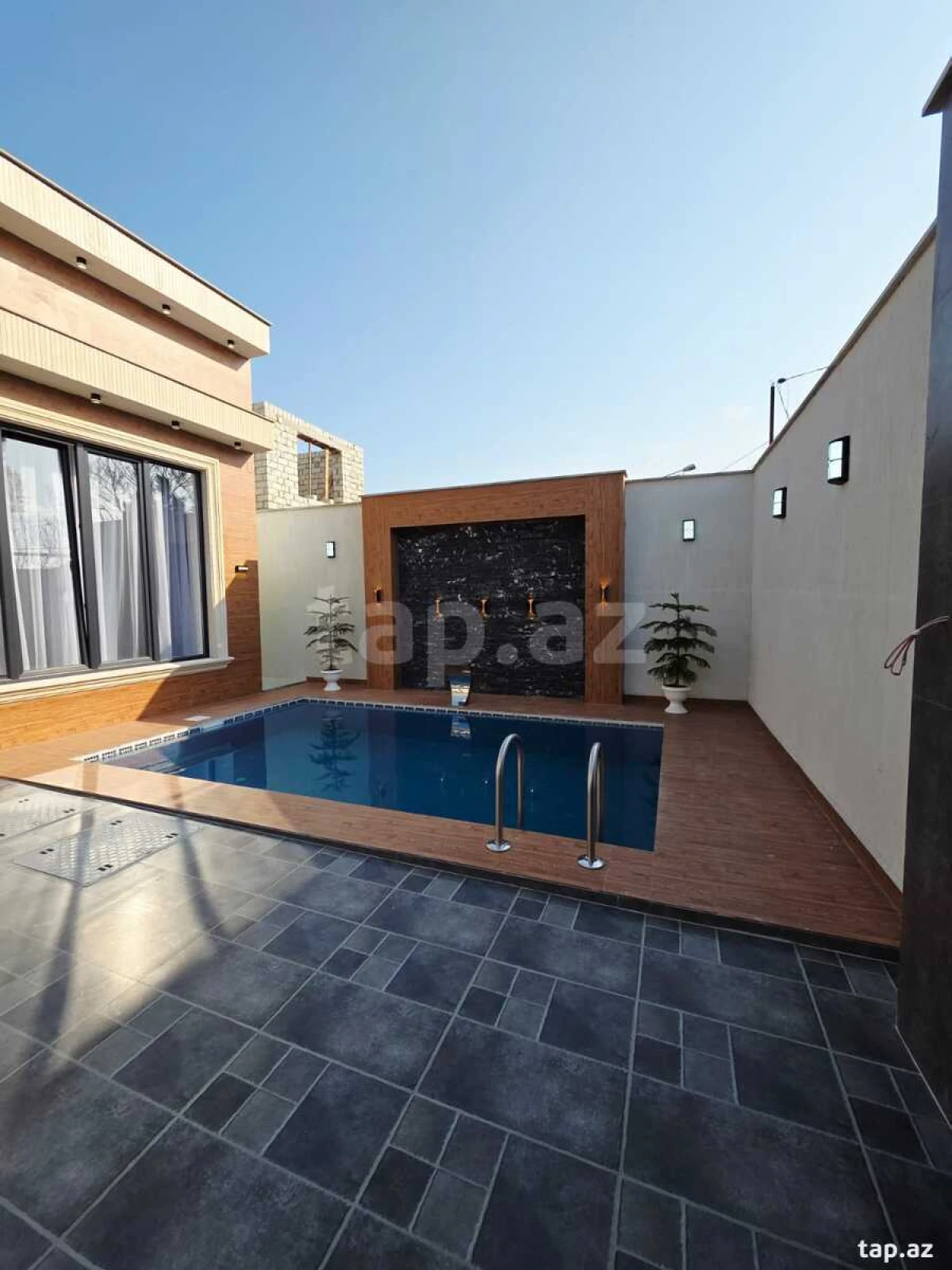 Satılır 4 otaqlı həyət evi