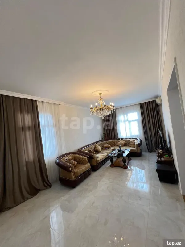 Satılır 5 otaqlı həyət evi