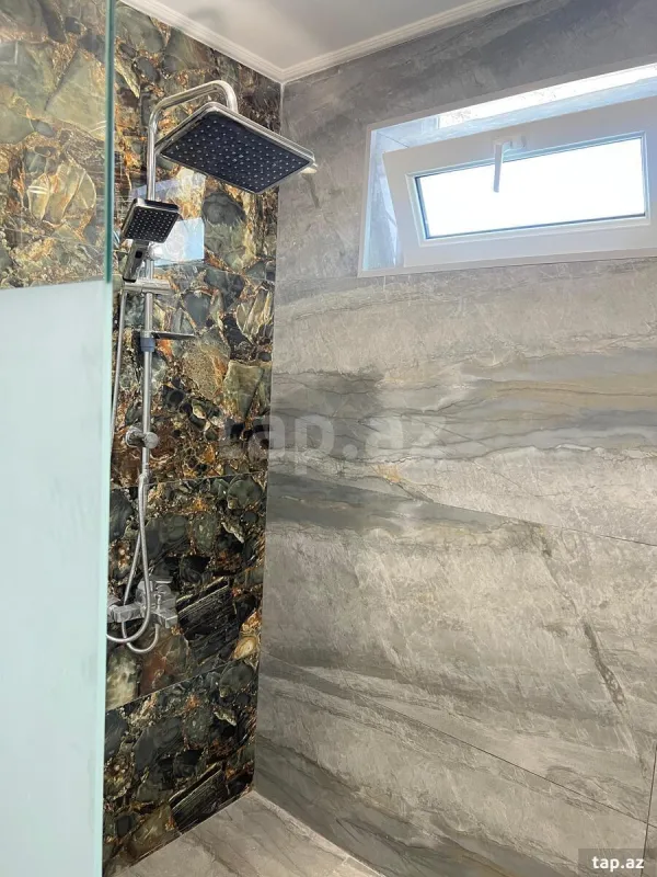 Satılır 5 otaqlı həyət evi