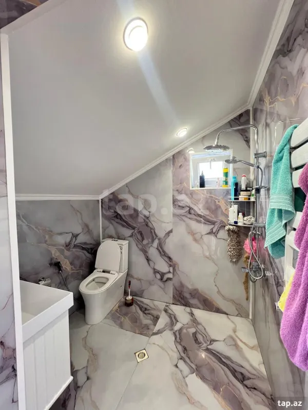 Satılır 5 otaqlı həyət evi