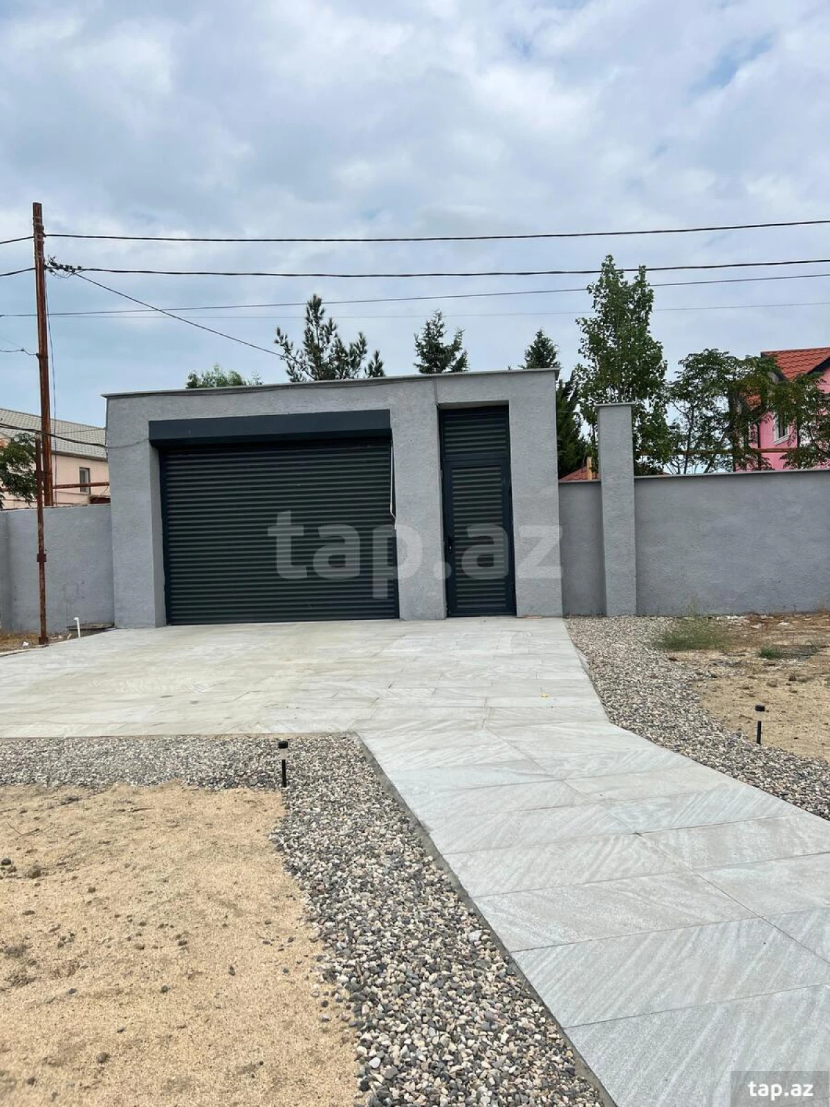 Satılır 5 otaqlı həyət evi