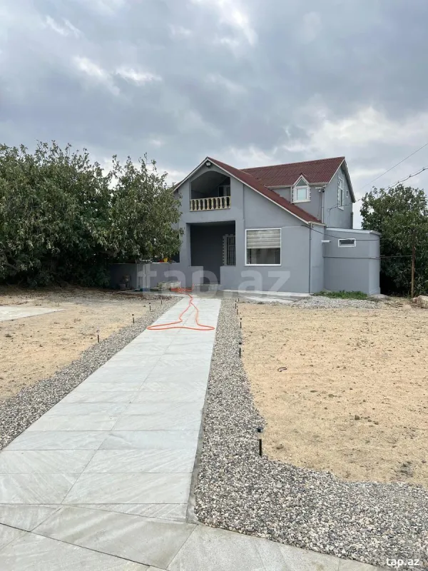 Satılır 5 otaqlı həyət evi