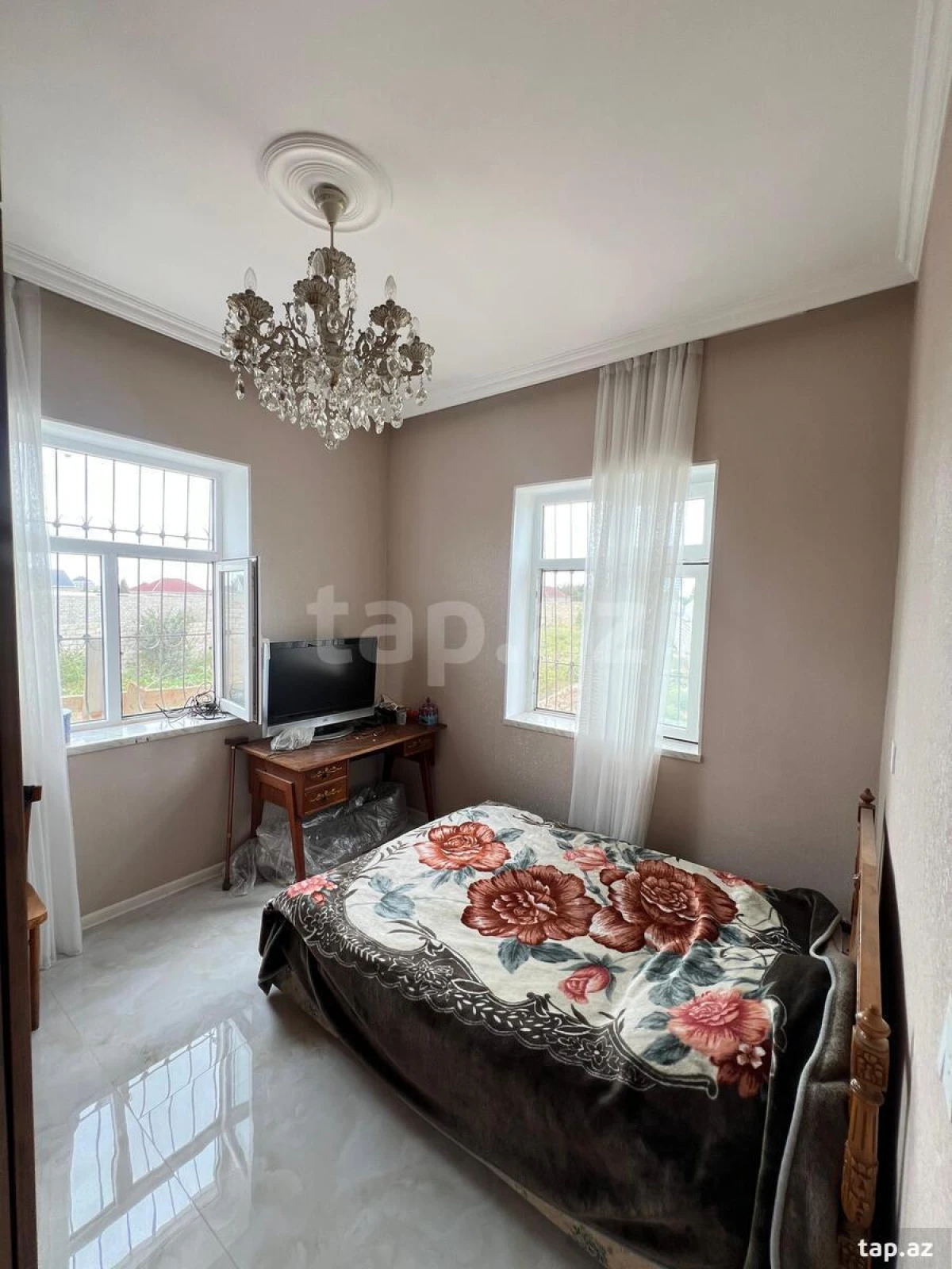 Satılır 5 otaqlı həyət evi