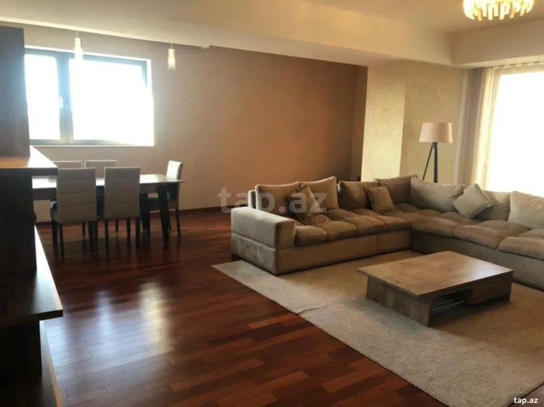 Kirayə verilir 4 otaqlı yeni tikili 200 m²