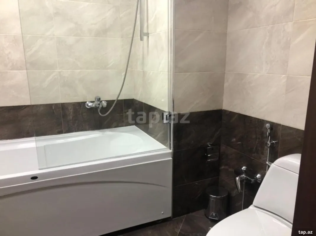 Kirayə verilir 4 otaqlı yeni tikili 200 m²