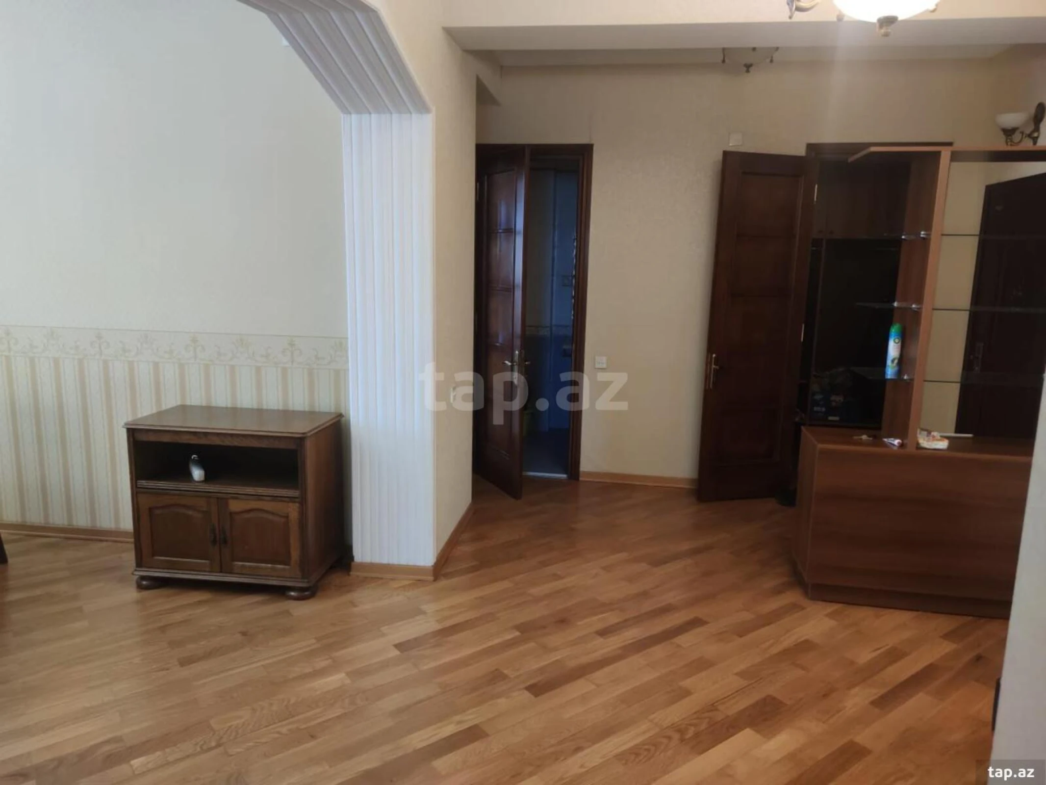 Kirayə verilir 4 otaqlı yeni tikili 145 m²