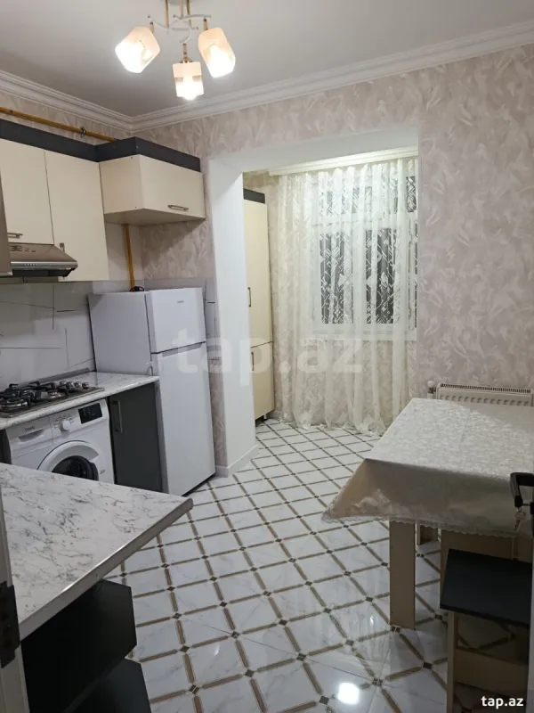 Kirayə verilir 2 otaqlı mənzil 72 m²