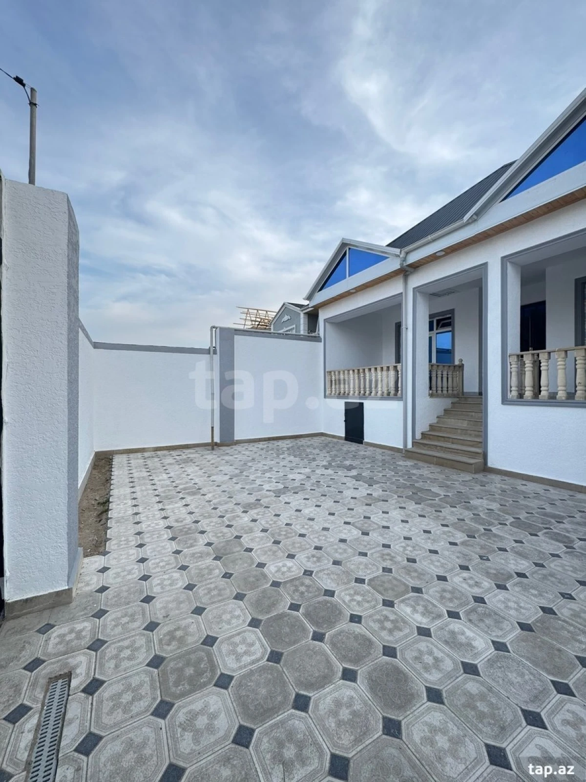 Satılır 4 otaqlı həyət evi