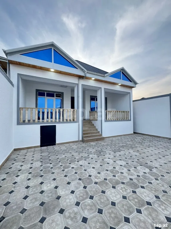 Satılır 4 otaqlı həyət evi