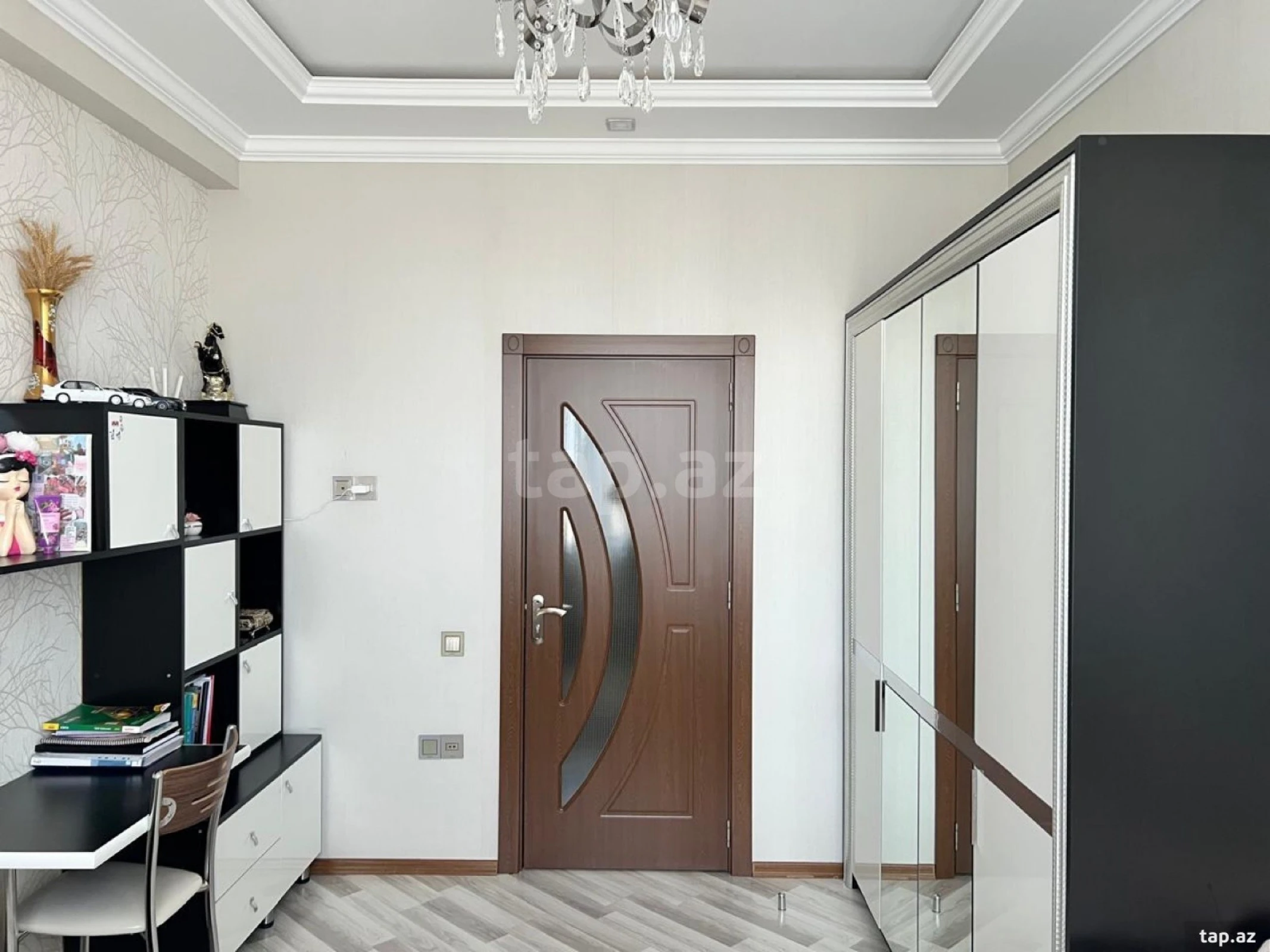 Satılır 3 otaqlı yeni tikili 108 m²