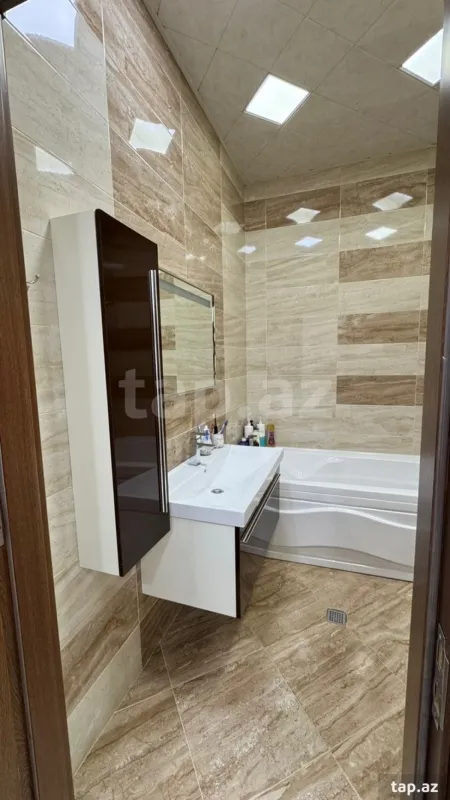 Satılır 3 otaqlı yeni tikili 108 m²