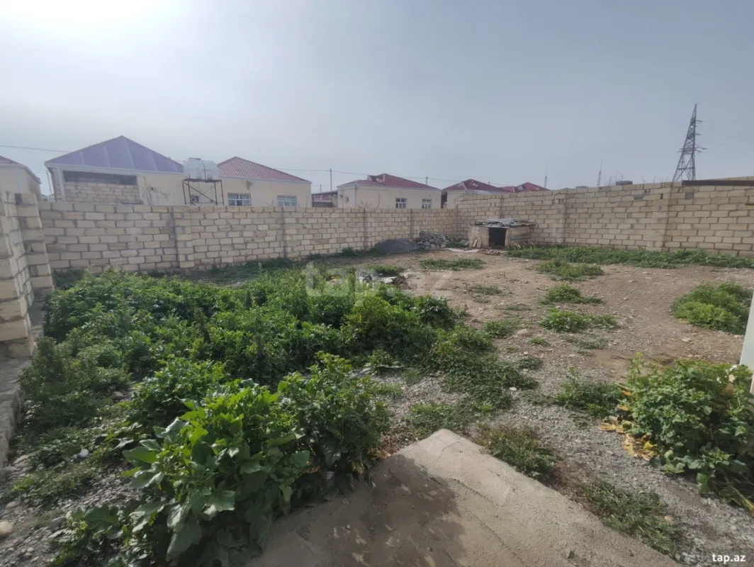 Kirayə verilir 4 otaqlı həyət evi