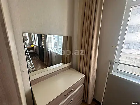 Kirayə verilir 2 otaqlı yeni tikili 80 m²