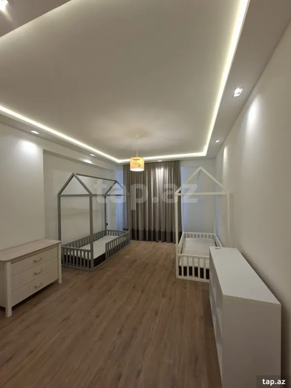 Satılır 4 otaqlı yeni tikili 156 m²