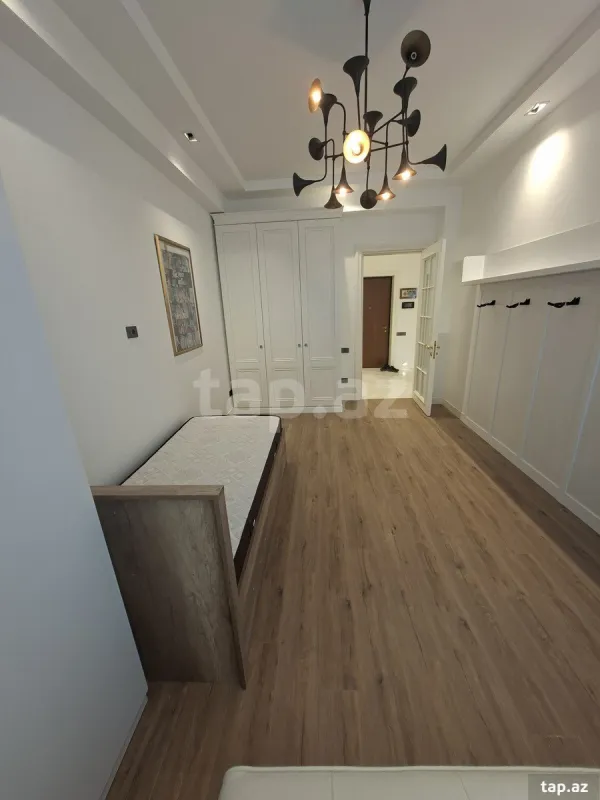Satılır 4 otaqlı yeni tikili 156 m²