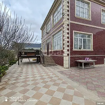 Satılır 5 otaqlı həyət evi