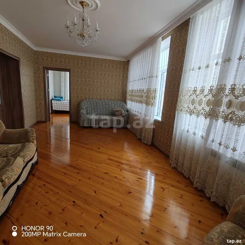 Satılır 5 otaqlı həyət evi