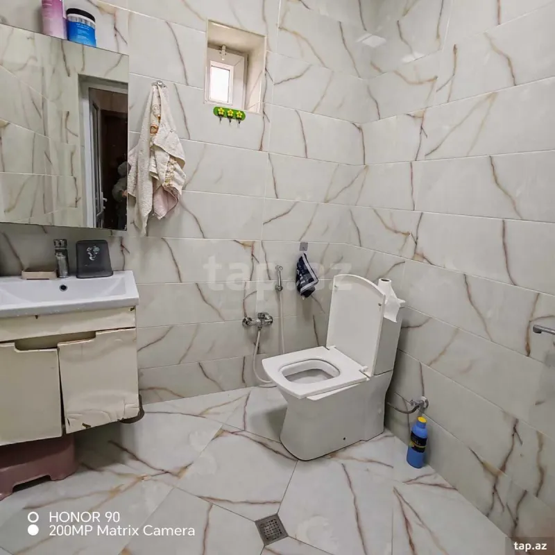 Satılır 5 otaqlı həyət evi