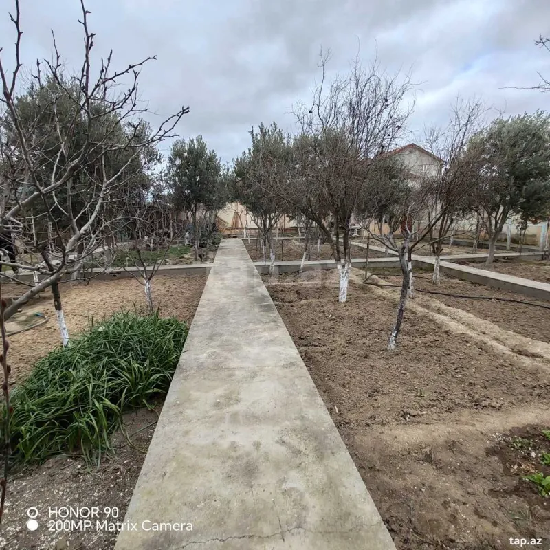 Satılır 5 otaqlı həyət evi