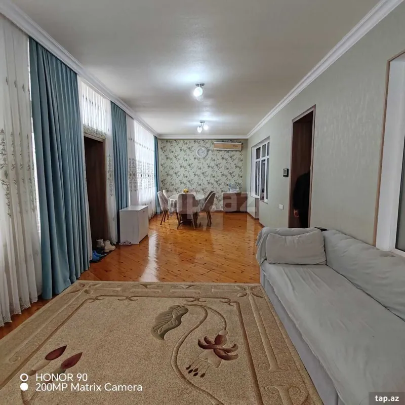 Satılır 5 otaqlı həyət evi