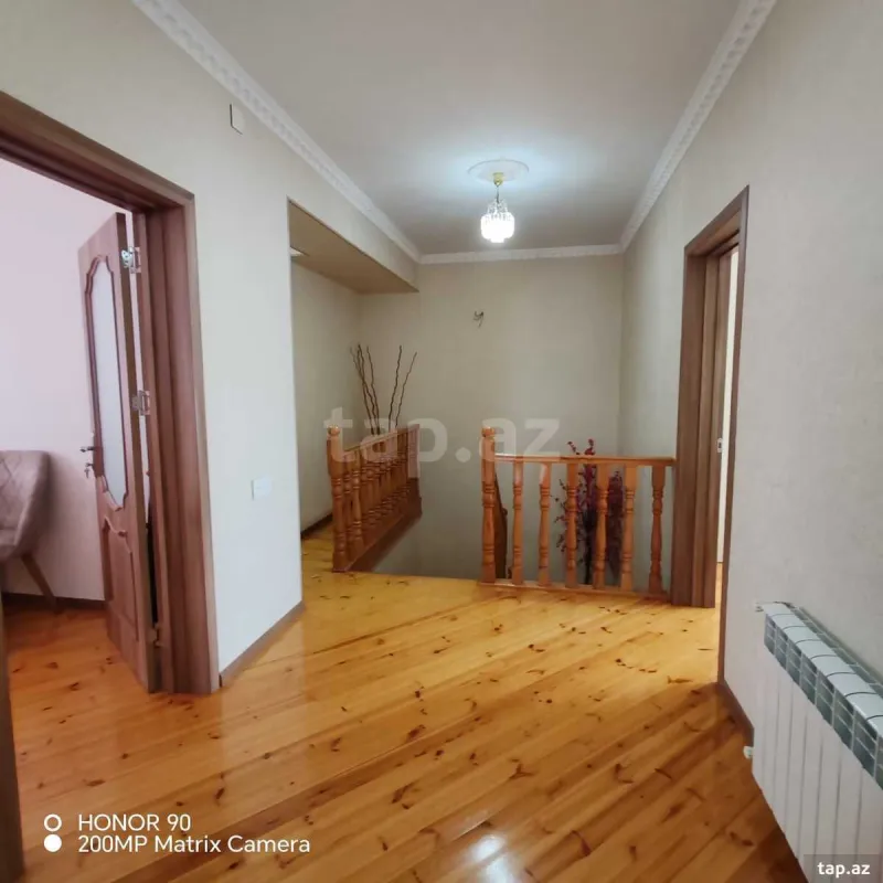 Satılır 5 otaqlı həyət evi