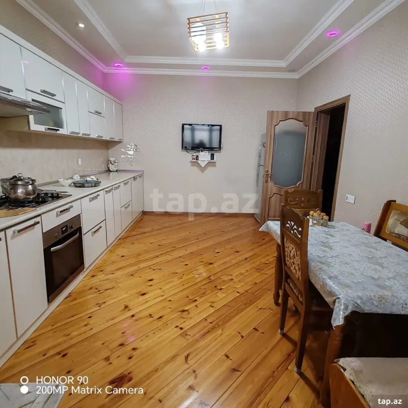 Satılır 5 otaqlı həyət evi