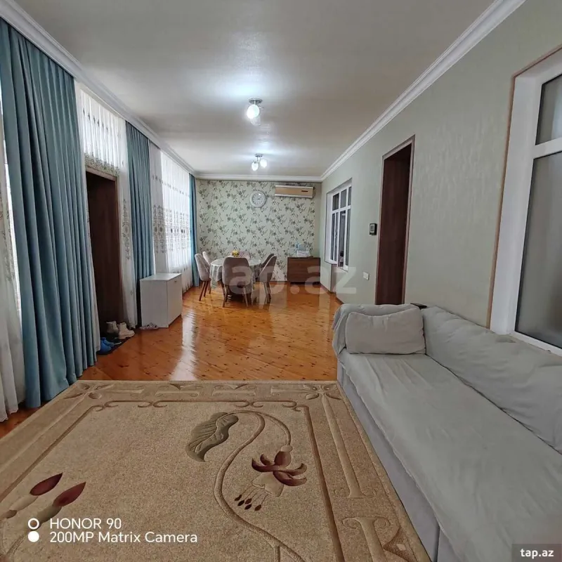 Satılır 5 otaqlı həyət evi