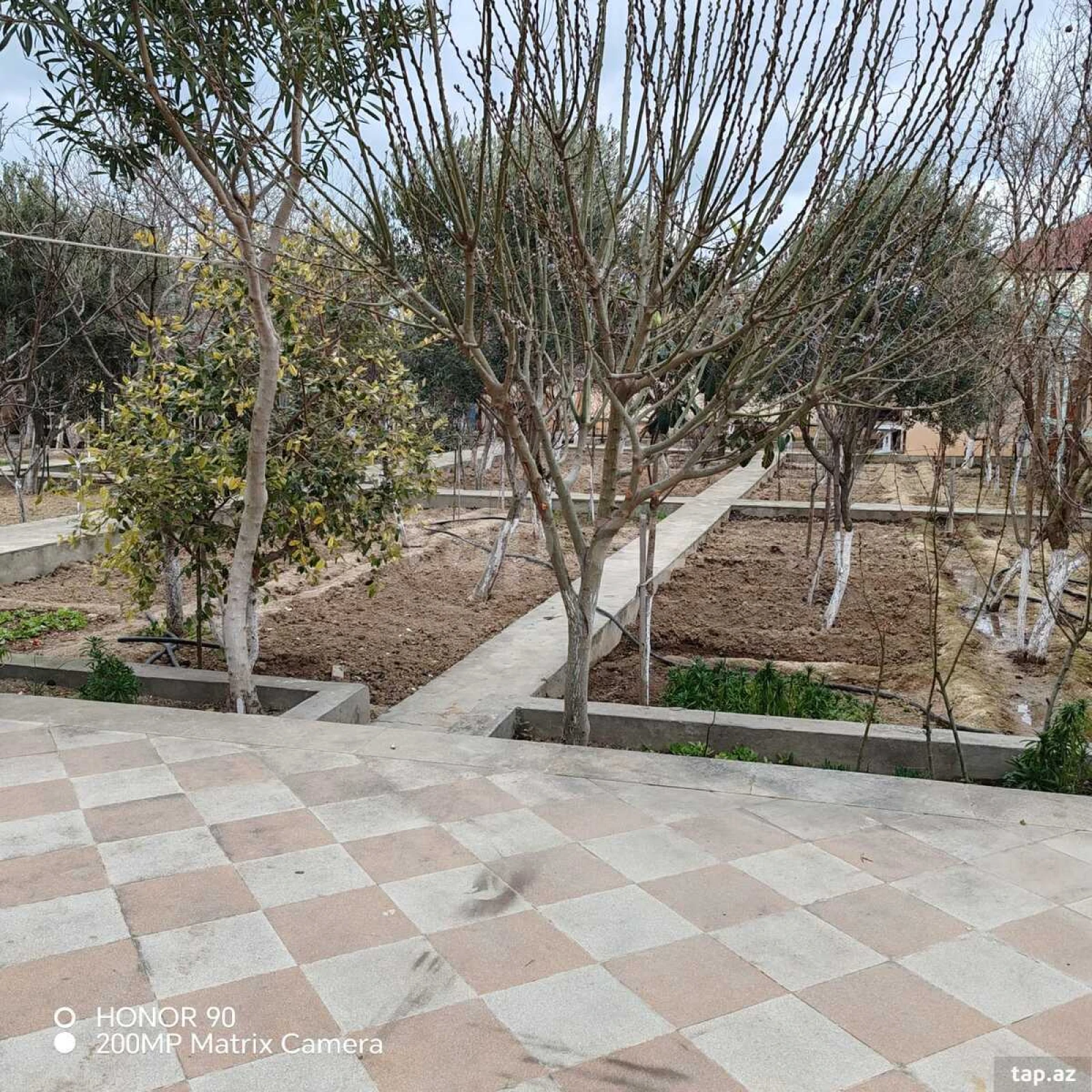 Satılır 5 otaqlı həyət evi