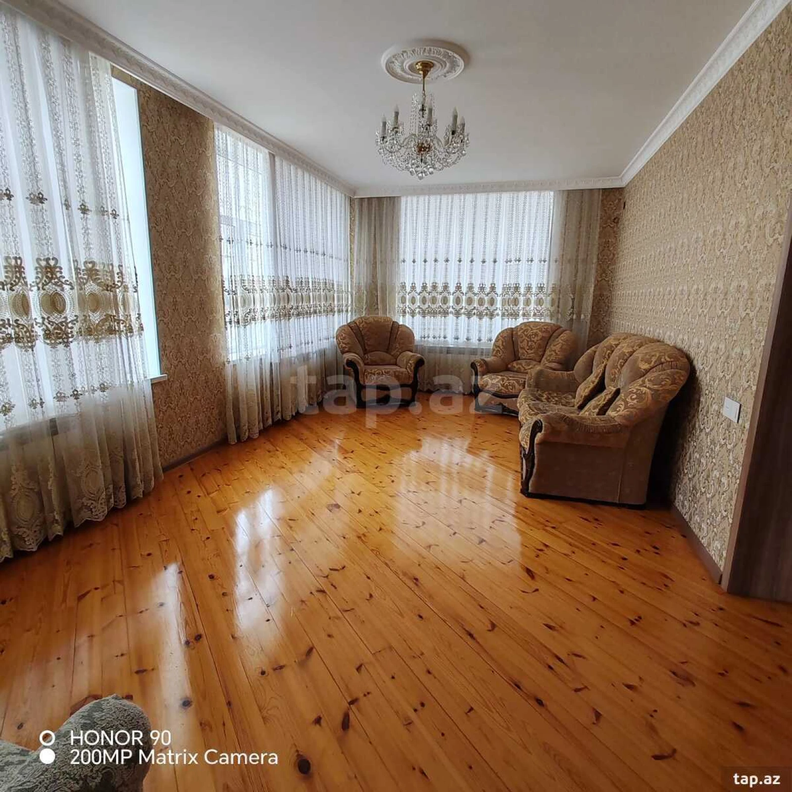 Satılır 5 otaqlı həyət evi