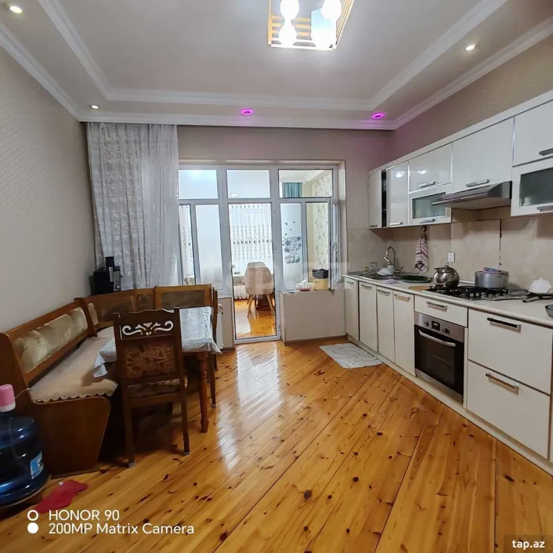 Satılır 5 otaqlı həyət evi