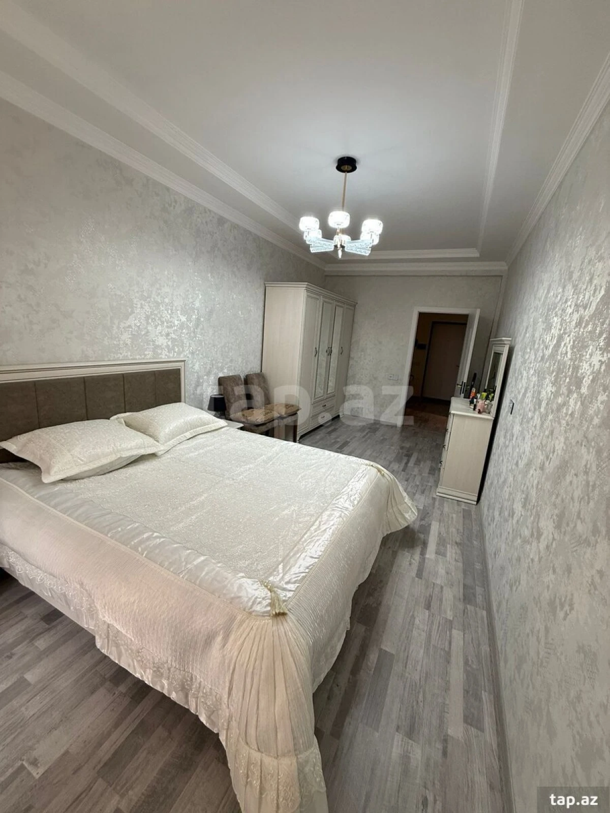 Kirayə verilir 2 otaqlı yeni tikili 90 m²