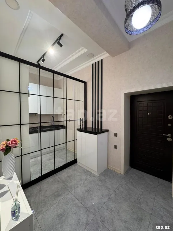 Kirayə verilir 2 otaqlı yeni tikili 100 m²