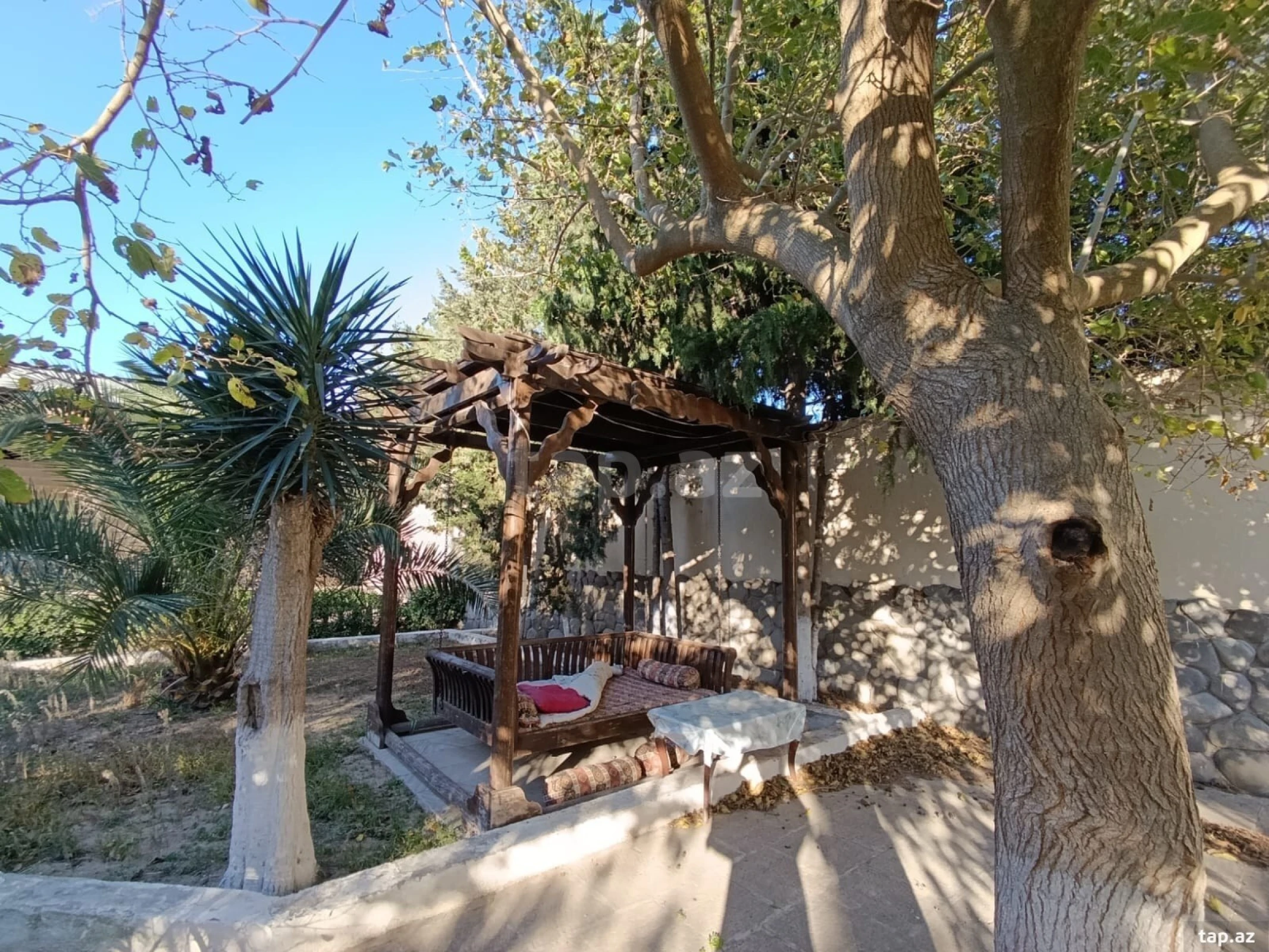 Kirayə verilir 4 otaqlı həyət evi