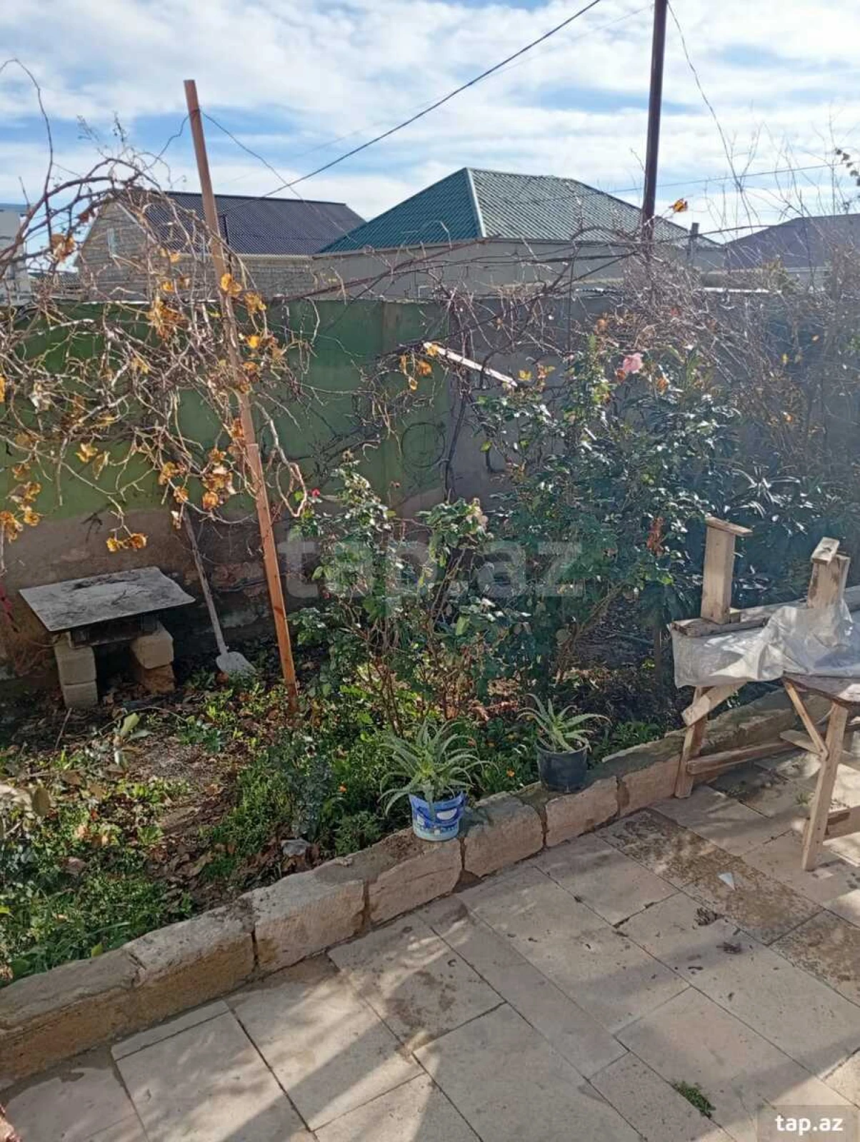 Satılır 4 otaqlı həyət evi