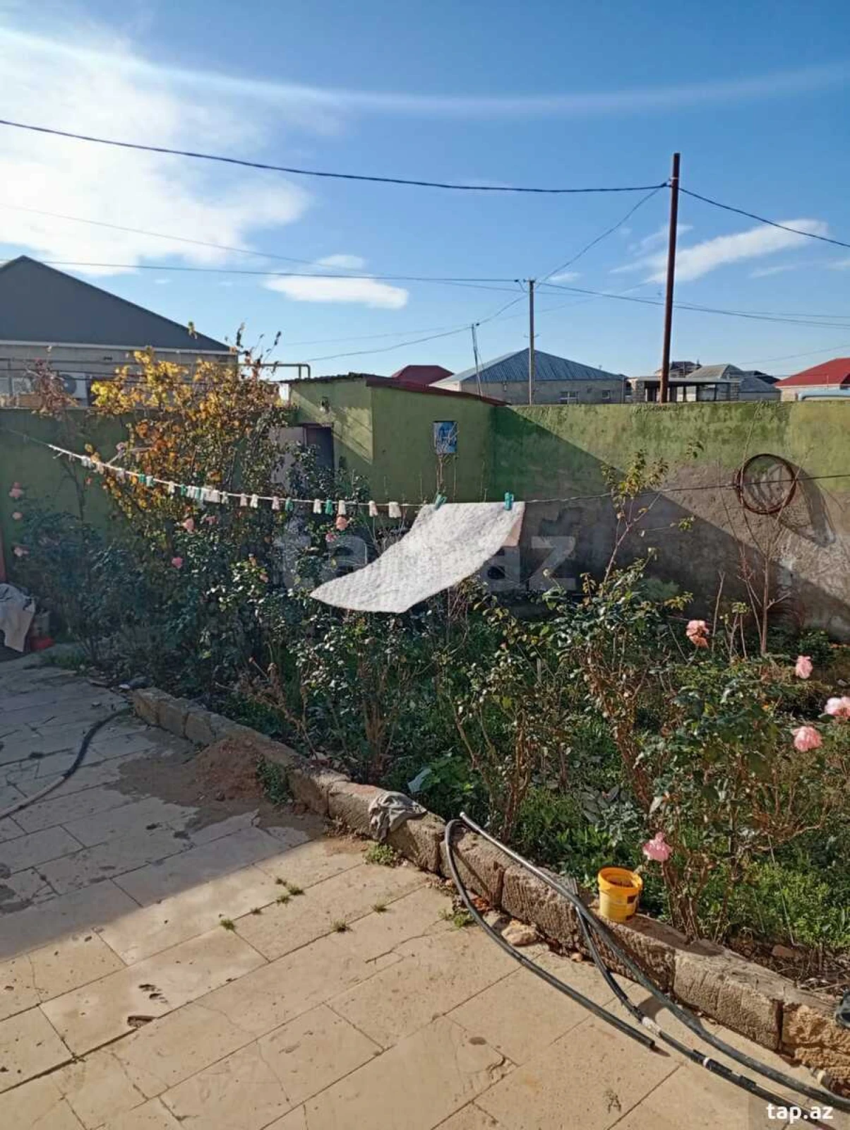 Satılır 4 otaqlı həyət evi