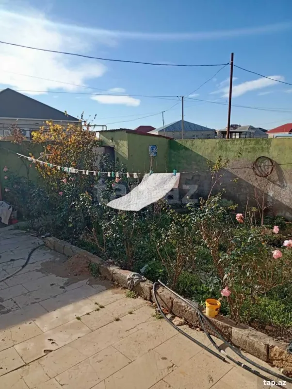 Satılır 4 otaqlı həyət evi